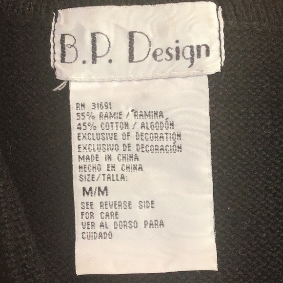 Vintage  Black Embroidered Poinsettia Bead Pearl Winter Party Christmas Sweater - Picture 7 of 11